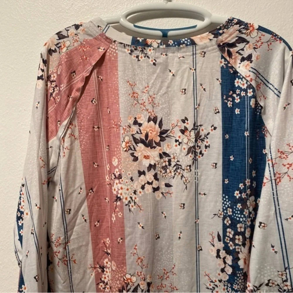Noracora Tunic Top Women’s Size XL Long-sleeve Floral‎ V Neck NEW